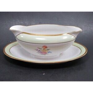 Tirschenreuth The Wilton  Gravy Boat with Attached Underplate   Pristine Cond